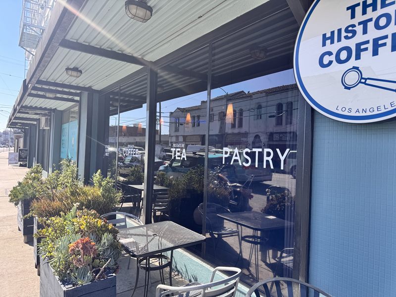 THE HISTORY COFFEE exterior